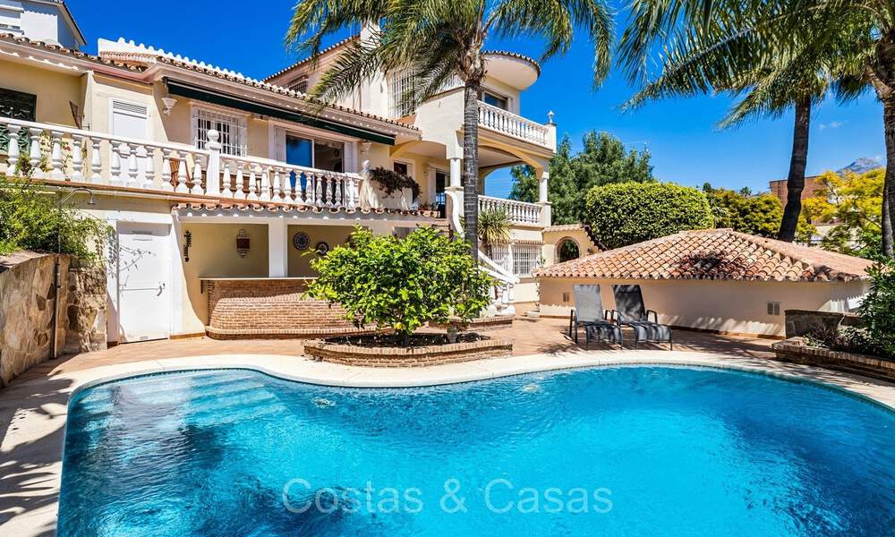 Villa espagnole à vendre à distance de marche de tout à Nueva Andalucia, Marbella 74371