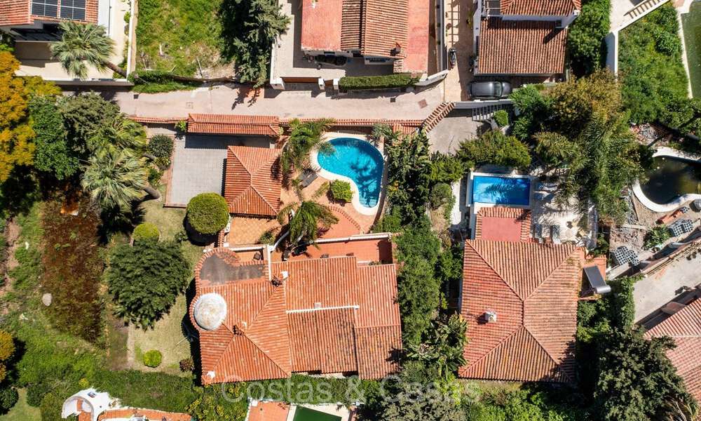 Villa espagnole à vendre à distance de marche de tout à Nueva Andalucia, Marbella 74407