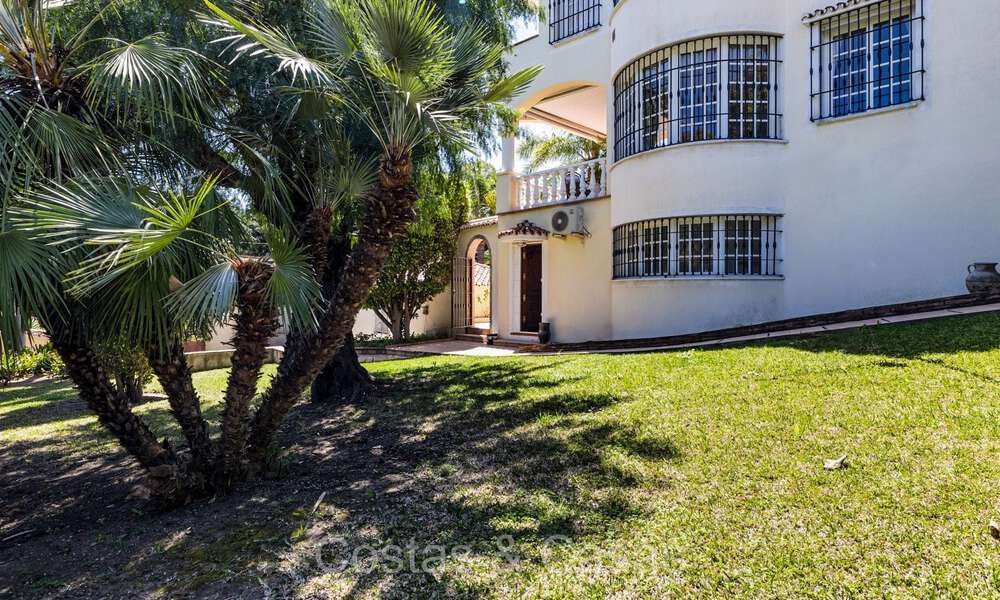 Villa espagnole à vendre à distance de marche de tout à Nueva Andalucia, Marbella 74414