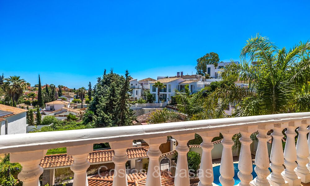 Villa espagnole à vendre à distance de marche de tout à Nueva Andalucia, Marbella 74415