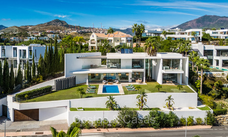 Villa de luxe moderniste à vendre avec vue panoramique sur la mer dans un quartier exclusif de Benahavis - Marbella 74428