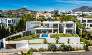 Villa de luxe moderniste à vendre avec vue panoramique sur la mer dans un quartier exclusif de Benahavis - Marbella 74428 