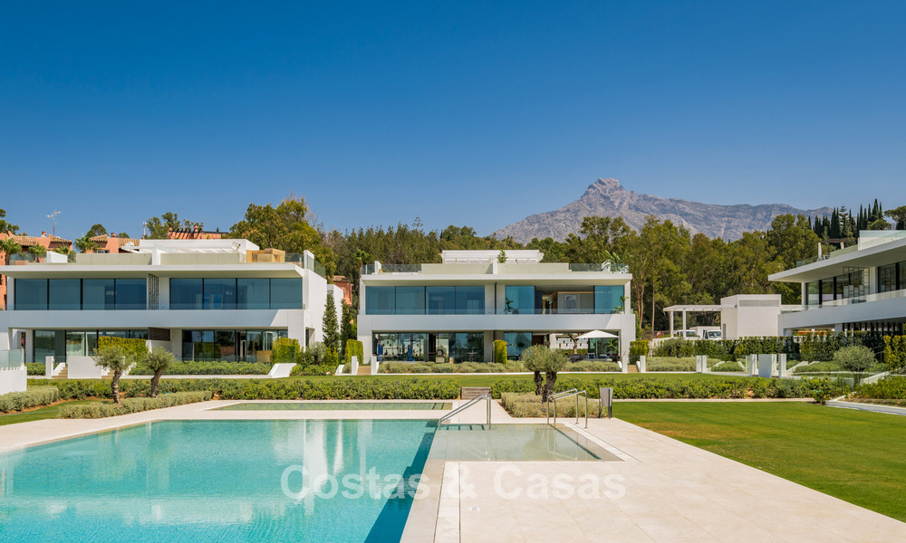 Maison de luxe sophistiquée à vendre dans un complexe progressif avec vue panoramique sur la mer, sur le Golden Mile de Marbella 74576