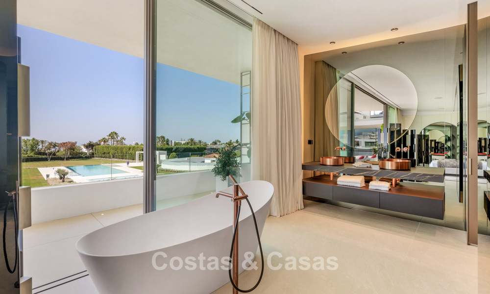 Maison de luxe sophistiquée à vendre dans un complexe progressif avec vue panoramique sur la mer, sur le Golden Mile de Marbella 74587