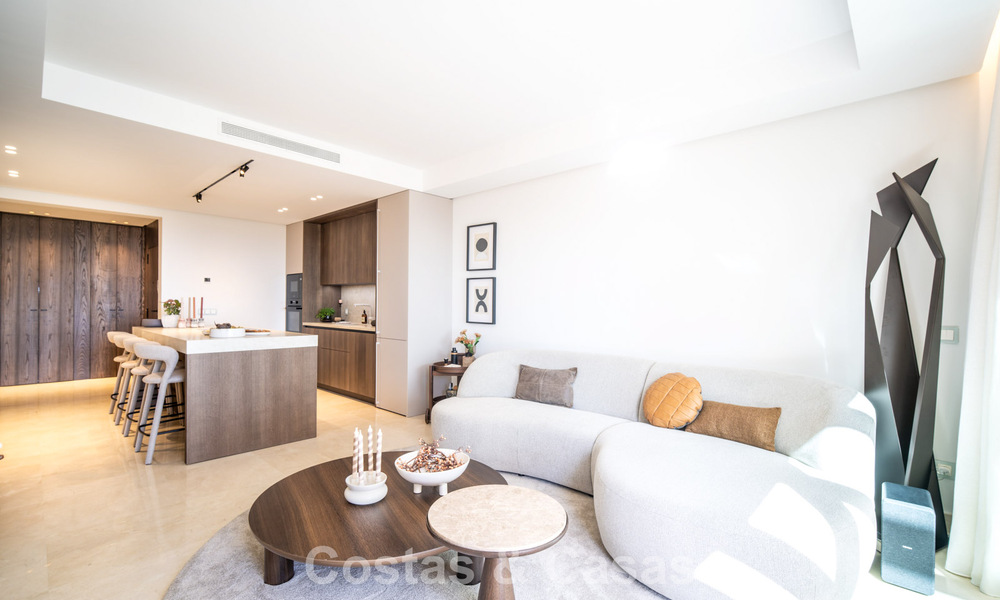 Penthouse en première ligne de golf avec de vues sur le golf et la mer à vendre dans une urbanisation fermée à Benahavis - Marbella 74743