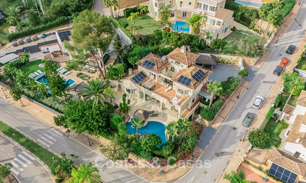 Villa de luxe méditerranéenne à vendre près de la plage d'Elviria, à l'est du centre de Marbella 74963