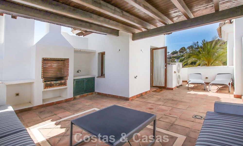 Maison spacieuse prête à emménager à vendre à deux pas du terrain de golf de Benahavis - Marbella 773535