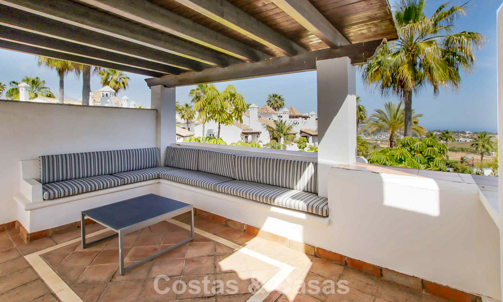 Maison spacieuse prête à emménager à vendre à deux pas du terrain de golf de Benahavis - Marbella 773536