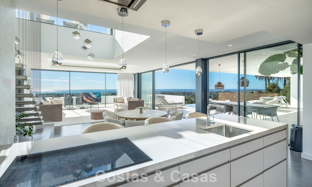 Villa de luxe moderniste à vendre, avec vue sur la mer dans une communauté fermée à Benahavis - Marbella 773602