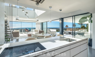 Villa de luxe moderniste à vendre, avec vue sur la mer dans une communauté fermée à Benahavis - Marbella 773602 