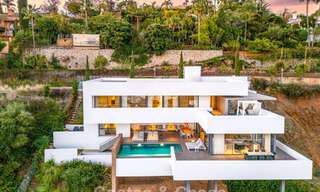 Villa de luxe moderniste à vendre, avec vue sur la mer dans une communauté fermée à Benahavis - Marbella 773603 