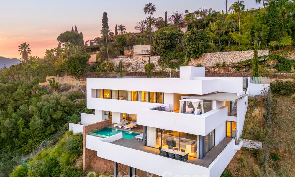 Villa de luxe moderniste à vendre, avec vue sur la mer dans une communauté fermée à Benahavis - Marbella 773605