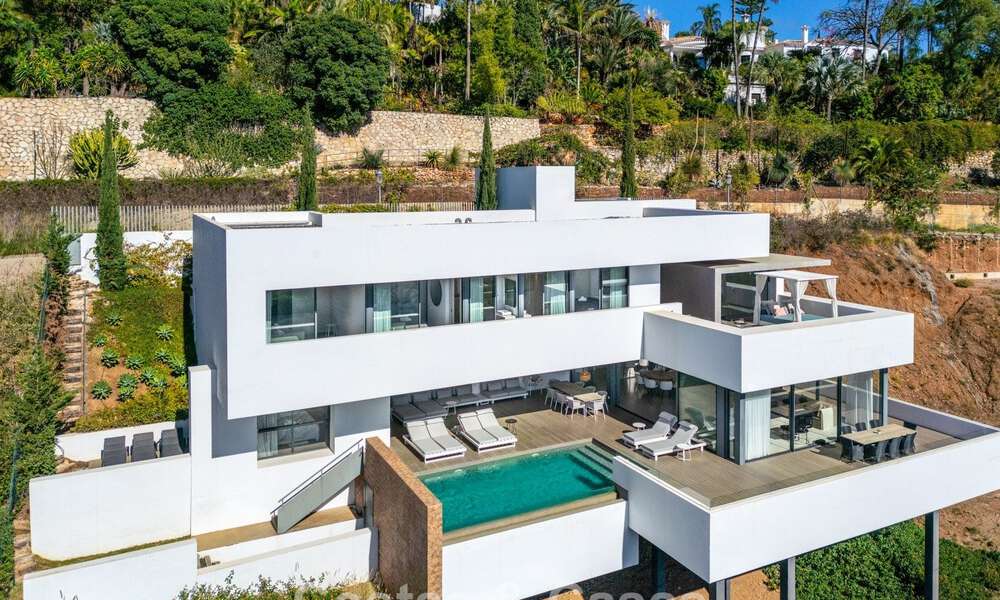 Villa de luxe moderniste à vendre, avec vue sur la mer dans une communauté fermée à Benahavis - Marbella 773608