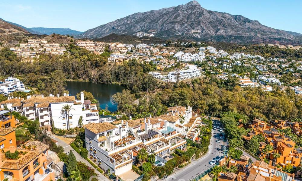 Penthouse prestigieux rénové avec vue panoramique sur la mer à vendre dans la vallée du golf de Nueva Andalucia, Marbella 773620