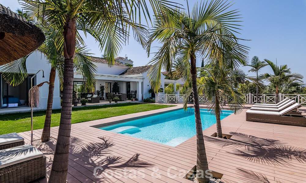 Villa de luxe au design méditerranéen intemporel à vendre dans un quartier de golf recherché de Nueva Andalucia, Marbella 773709