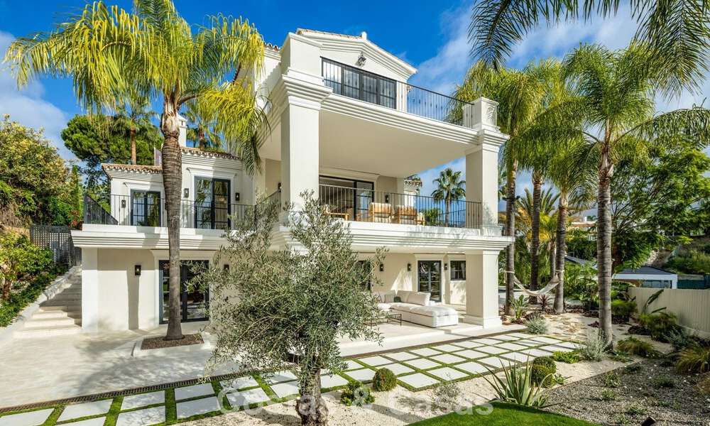 Villa prête à vivir avec un style architectural andalou contemporain à vendre dans la vallée du golf de Nueva Andalucia, Marbella 773870