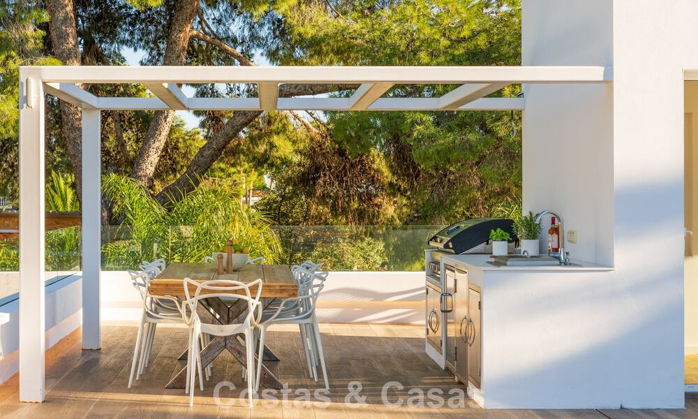 Belle villa moderne de luxe avec logement séparée à vendre à Nueva Andalucia, Marbella 774082