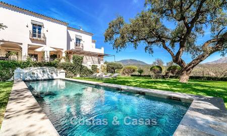 Charmante villa de luxe sur un magnifique terrain à vendre entouré de verdure à El Madroñal, Benahavis - Marbella 774151