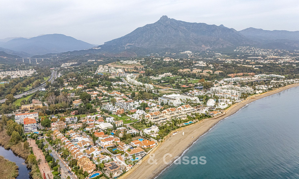 Prête à emménager, villa moderne de nouvelle construction à vendre à deux pas de la plage sur le Golden Mile de Marbella 774310