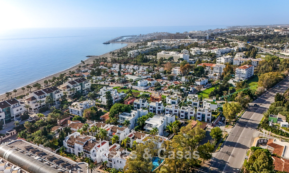 Prête à emménager, villa moderne de nouvelle construction à vendre à deux pas de la plage sur le Golden Mile de Marbella 774337