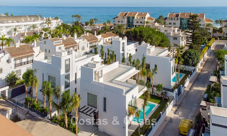 Prête à emménager, villa moderne de nouvelle construction à vendre à deux pas de la plage sur le Golden Mile de Marbella 774338