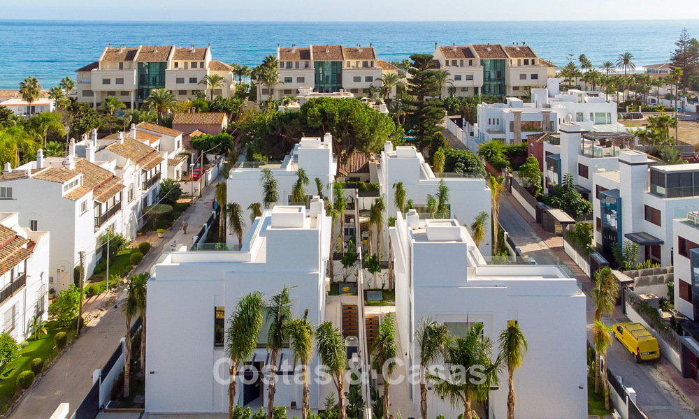 Prête à emménager, villa moderne de nouvelle construction à vendre à deux pas de la plage sur le Golden Mile de Marbella 774339