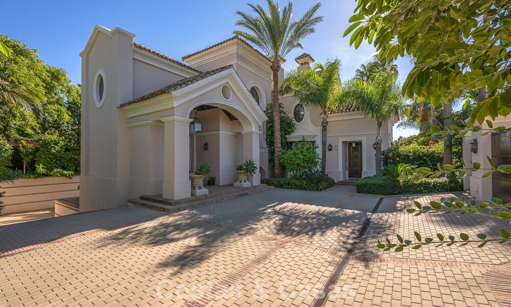 Impressionnante villa de luxe à vendre dans une urbanisation prestigieuse à quelques pas de la plage de Guadalmina Baja, Marbella 773938