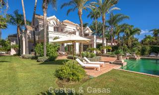 Impressionnante villa de luxe à vendre dans une urbanisation prestigieuse à quelques pas de la plage de Guadalmina Baja, Marbella 773978 