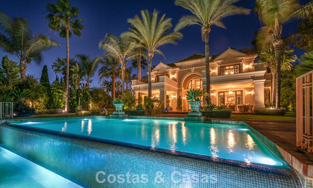 Impressionnante villa de luxe à vendre dans une urbanisation prestigieuse à quelques pas de la plage de Guadalmina Baja, Marbella 773979