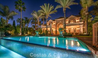 Impressionnante villa de luxe à vendre dans une urbanisation prestigieuse à quelques pas de la plage de Guadalmina Baja, Marbella 773979 