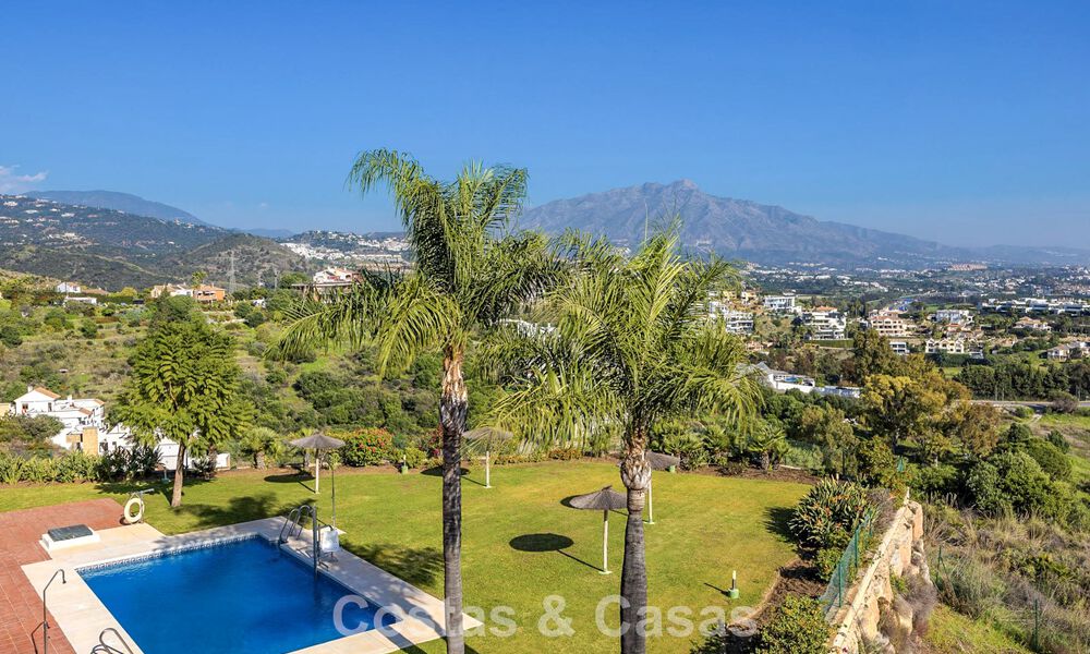 Maison semi-détachée avec jardin privé et vue panoramique à vendre à Benahavis - Marbella 774188