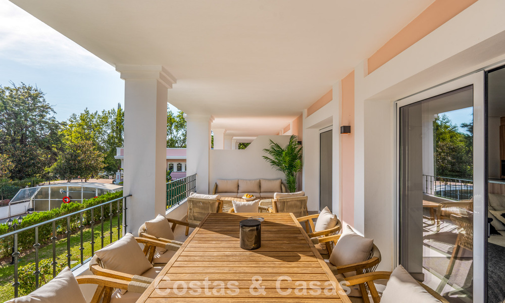 Penthouse contemporain rénové à vendre dans la vallée du golf de Nueva Andalucia, Marbella 774260