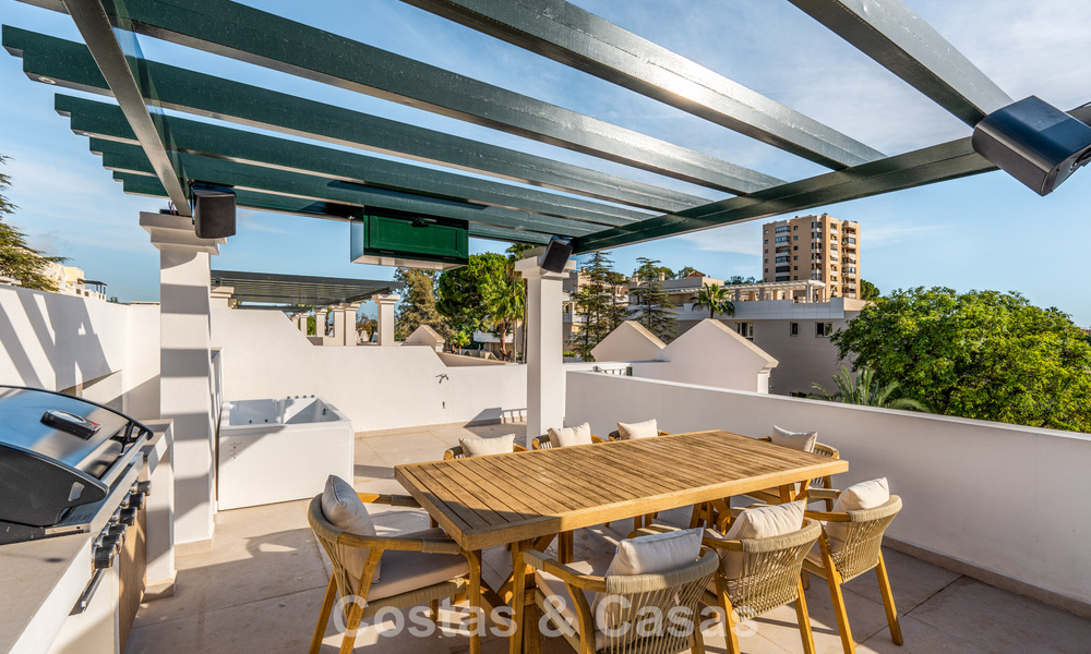 Penthouse contemporain rénové à vendre dans la vallée du golf de Nueva Andalucia, Marbella 774265