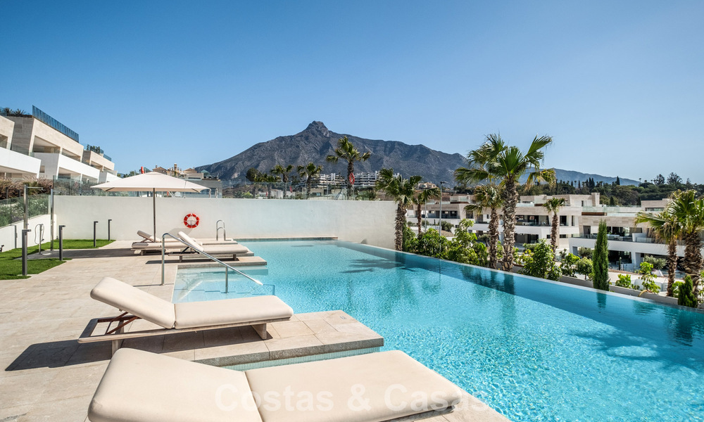 Appartement duplex de premier ordre au rez-de-chaussée à vendre dans un complexe sophistiqué de style complexe sur le Golden Mile de Marbella 774358