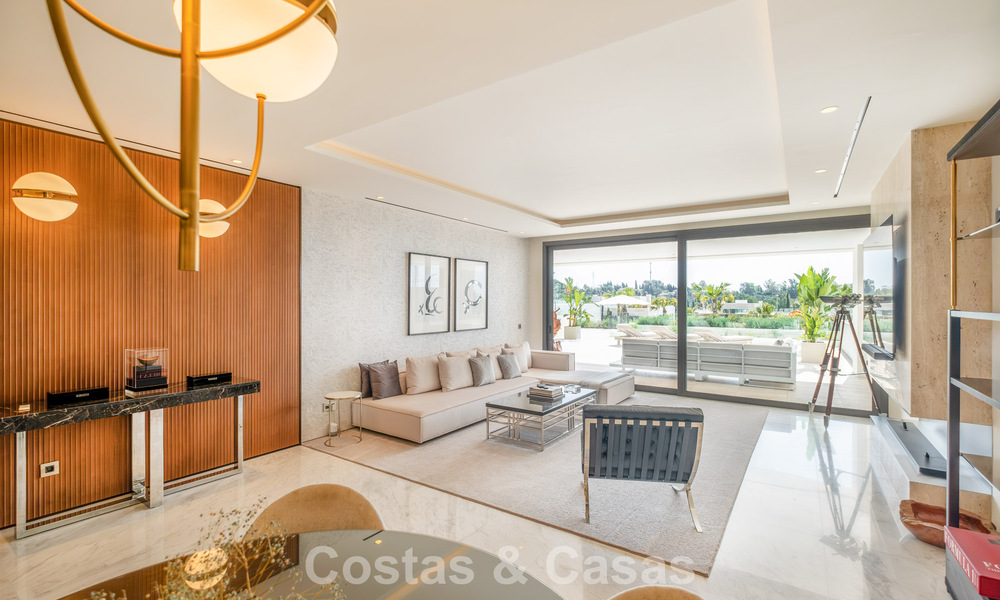 Appartement duplex de premier ordre au rez-de-chaussée à vendre dans un complexe sophistiqué de style complexe sur le Golden Mile de Marbella 774363