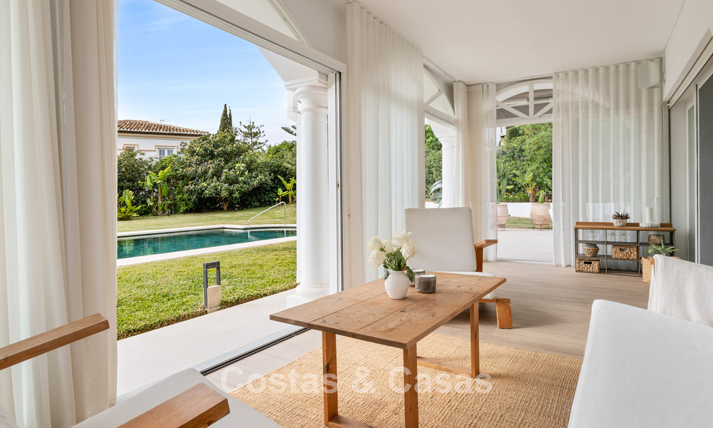 Spacieuse villa de plain-pied avec un style architectural andalou traditionnel à vendre à Elviria, Est de Marbella 774411