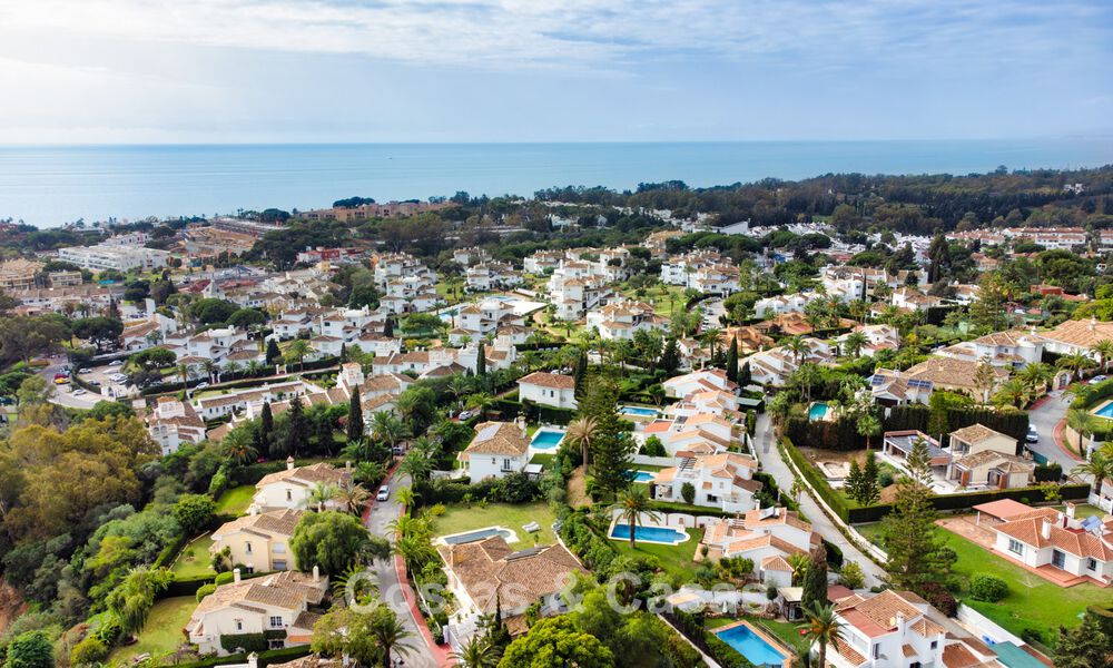 Spacieuse villa de plain-pied avec un style architectural andalou traditionnel à vendre à Elviria, Est de Marbella 774434