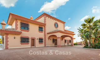 Impressionnant villa à vendre, en bordure du terrain de golf à Mijas, Costa del Sol 774472 