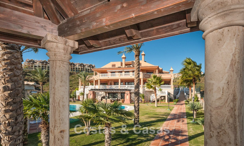 Impressionnant villa à vendre, en bordure du terrain de golf à Mijas, Costa del Sol 774475