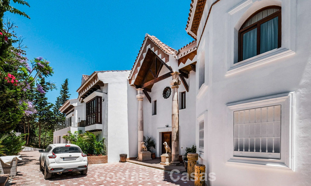 Villa unique de style loft à vendre dans un quartier résidentiel recherché à Nueva Andalucia, Marbella 774487