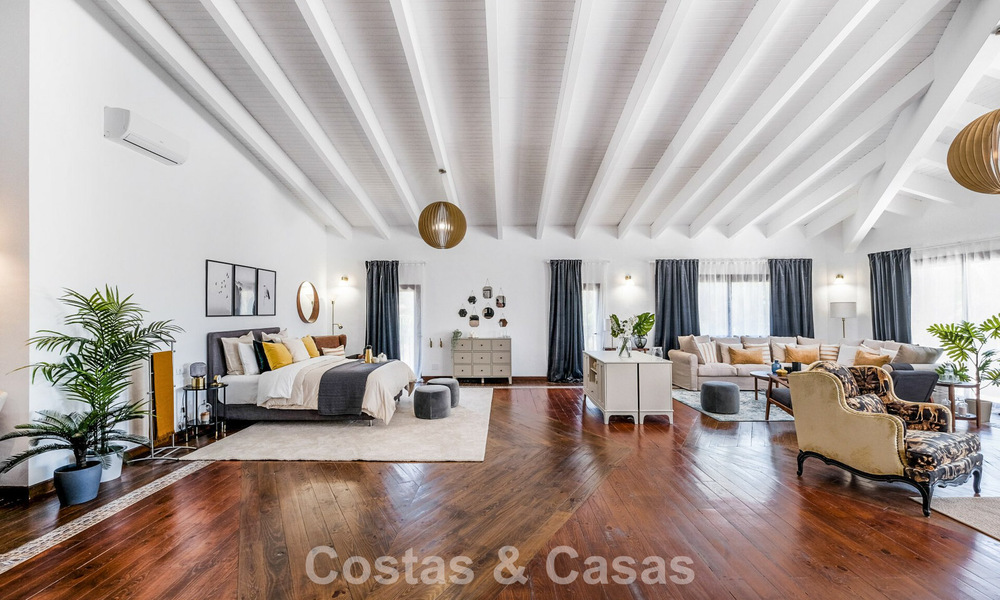 Villa unique de style loft à vendre dans un quartier résidentiel recherché à Nueva Andalucia, Marbella 774498