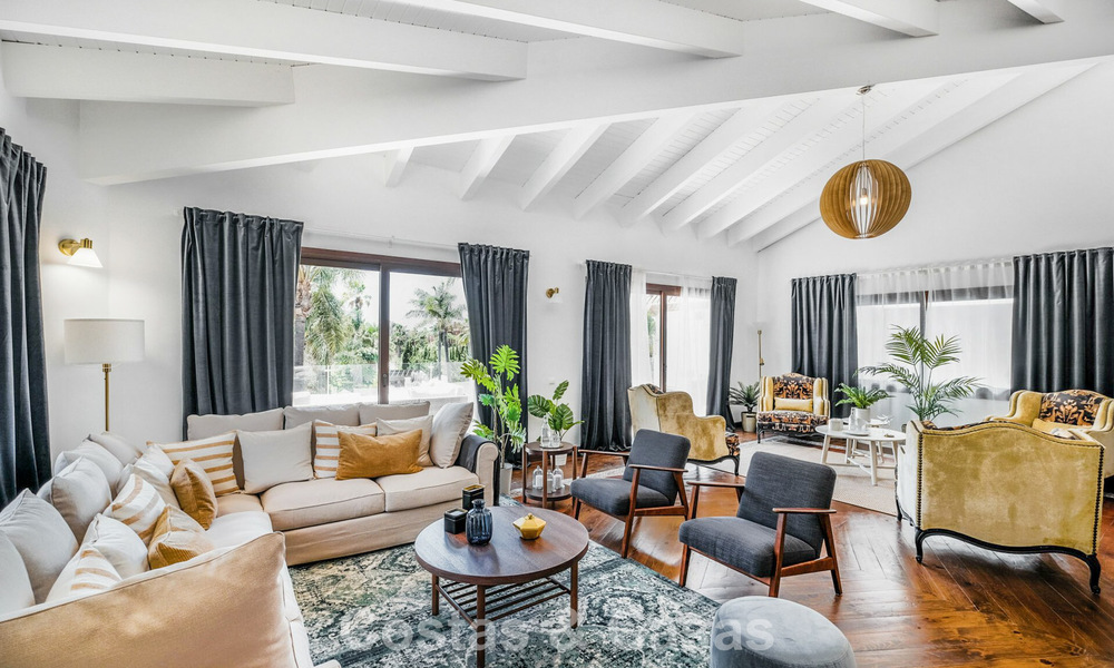 Villa unique de style loft à vendre dans un quartier résidentiel recherché à Nueva Andalucia, Marbella 774500