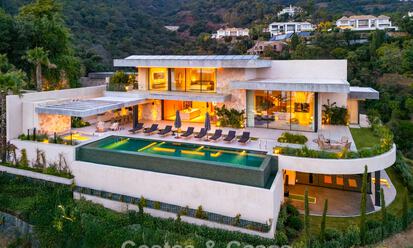 Villa de luxe neuve, haut de gamme, avec vues panoramiques à vendre dans la résidence fermée d’El Madroñal à Benahavis - Marbella 794193