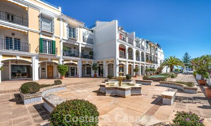Charmante maison de ville à vendre dans un complexe de style andalou, proche des commodités à Nueva Andalucía, Marbella 802347