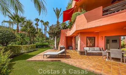 Appartement-jardin prestigieux à vendre dans une résidence en première ligne de plage entre Marbella et Estepona 804972